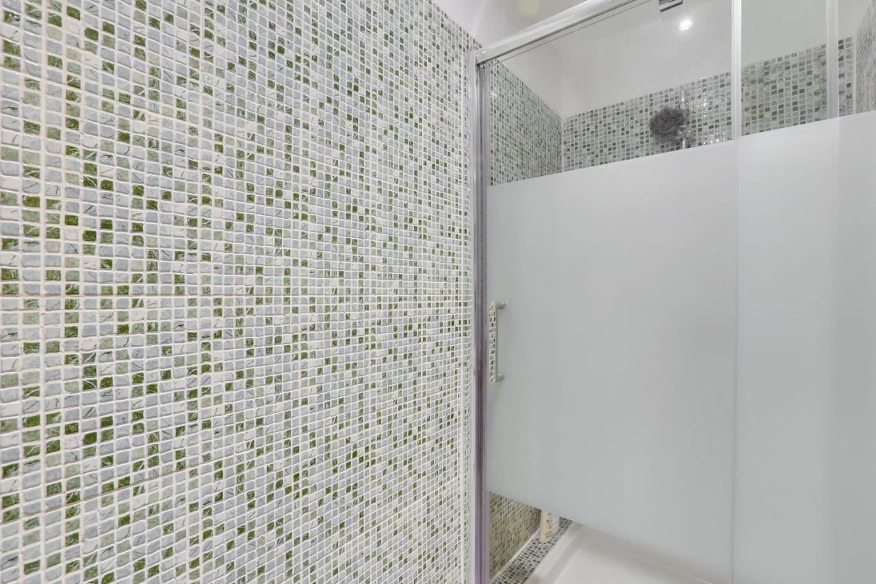 170 Suite Angouleme Large Duplex Style Apt With1 Bdr Paris Central Exterior foto